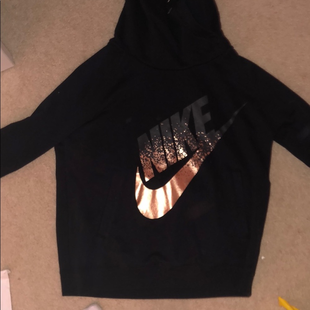 Nike Pullover With rose gold Nike swoosh